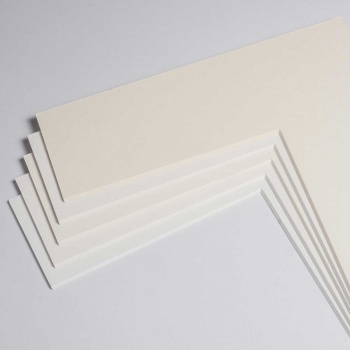 1,6 mm Museumskarton mit individuellem Ausschnitt 13x18 cm | White